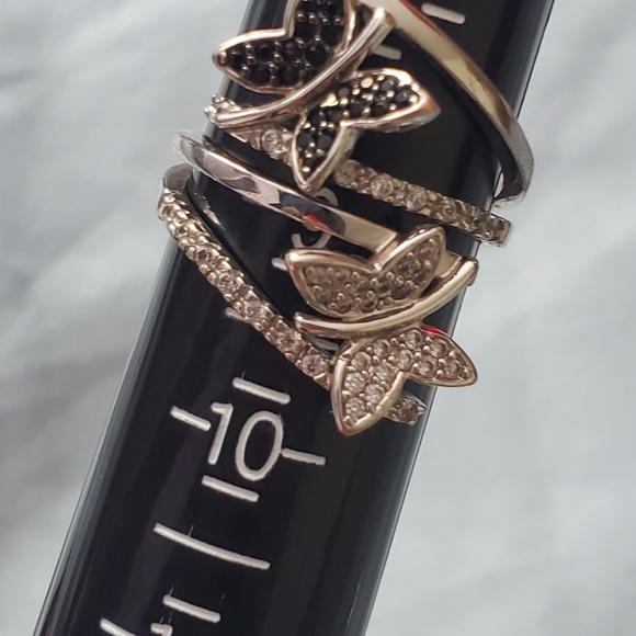 Ring - Picture 2 of 6